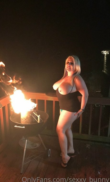 Bunny Brooks hot actress image