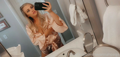 Savannah Paige nude star images