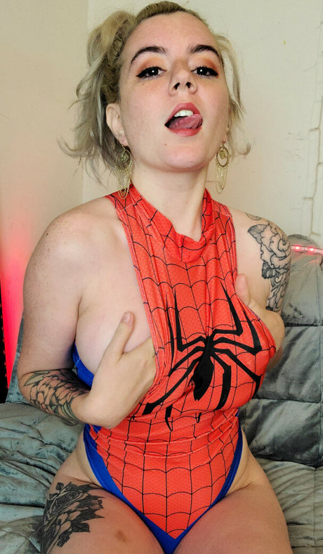 Sara Mills pornographic model images