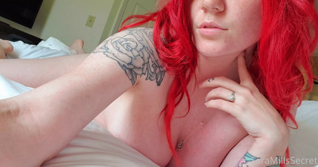 Sara Mills hd pornstar picture