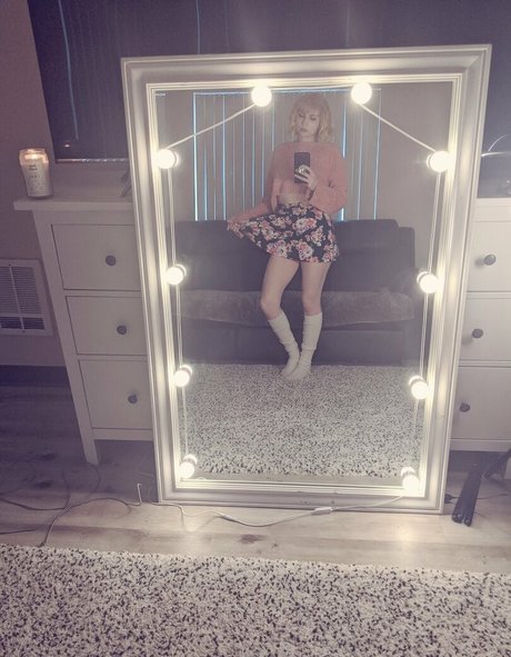 daxanais model erotic pics