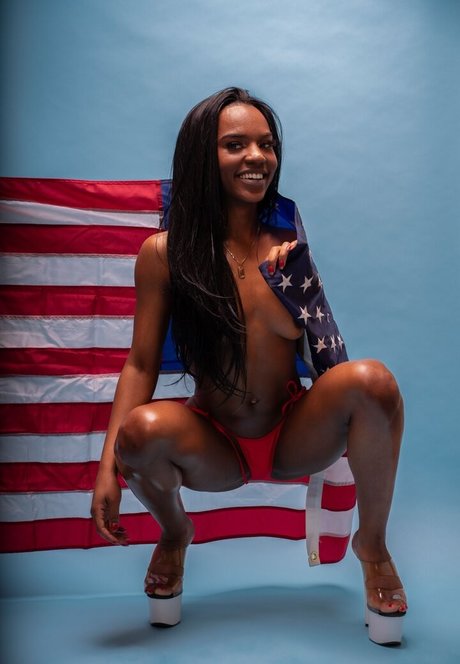 onlysstripper free model photo