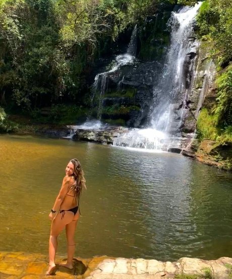 Amanda Ribas hot pornstar img