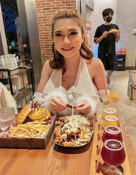 SexyCyborg naked star pic