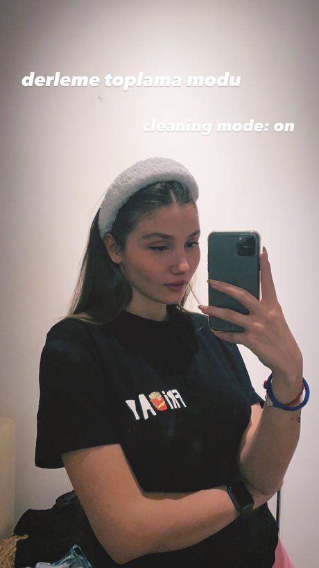 Ilayda Akdogan xxx actress images