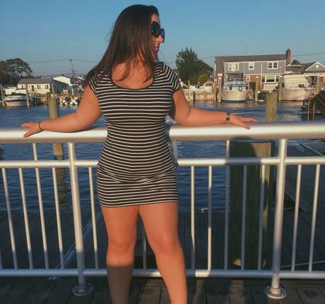 Ellie K star hot photos