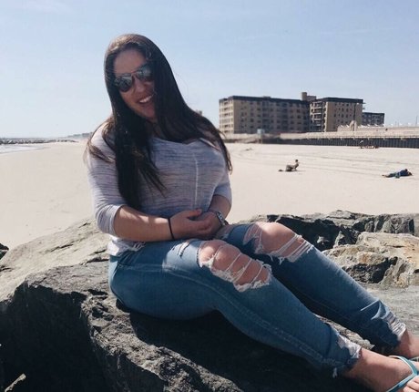 Ellie K erotic actress pic