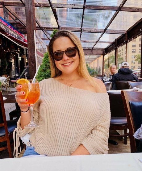 Olivia H model porn galleries