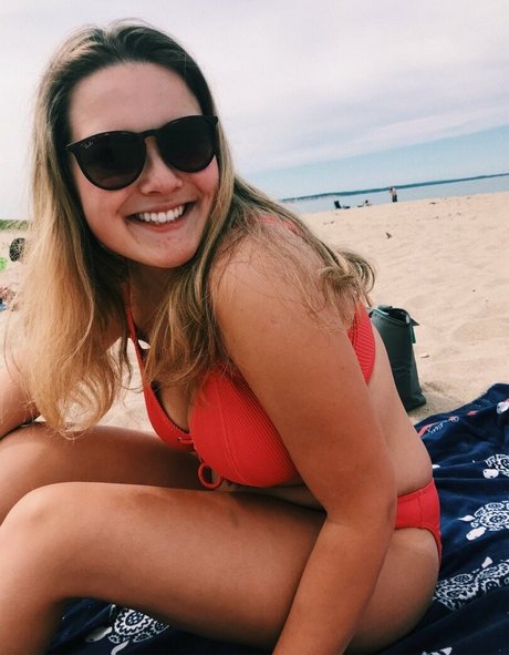 Olivia H erotic star photos