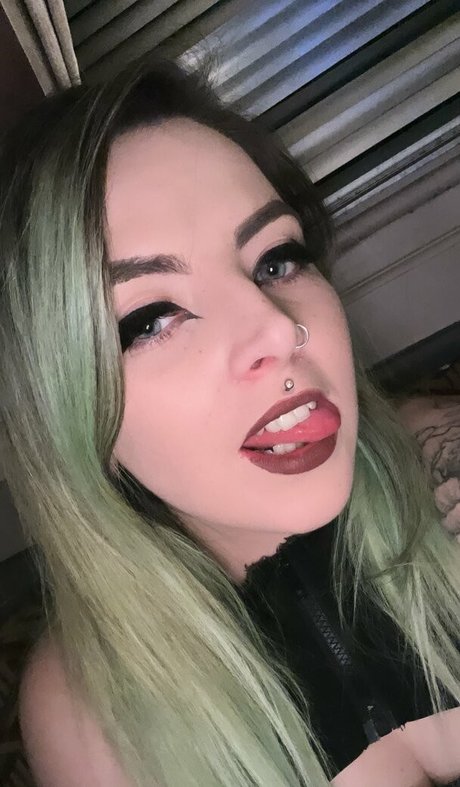 Spitwicked nudes star images