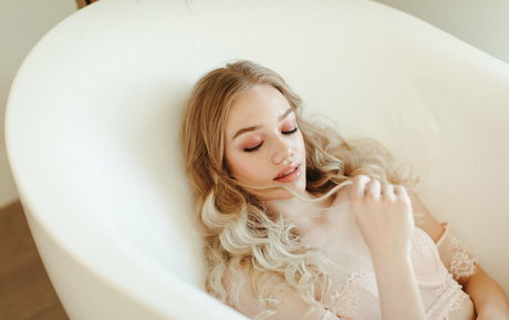 lizzysweetsofficial model hd pic