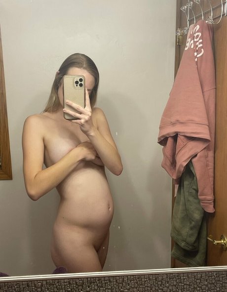 lizzysweetsofficial best model picture