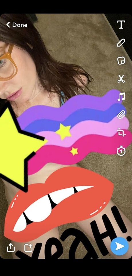 mackenziestith model nude image