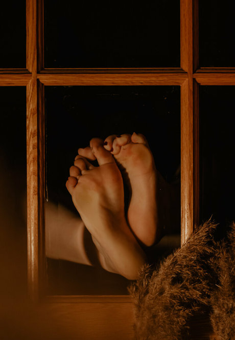 feetish babes model exclusive pic