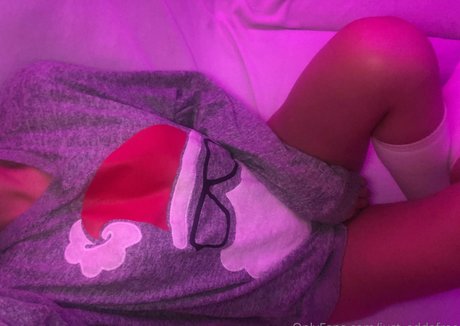 just addafree pretty model picture