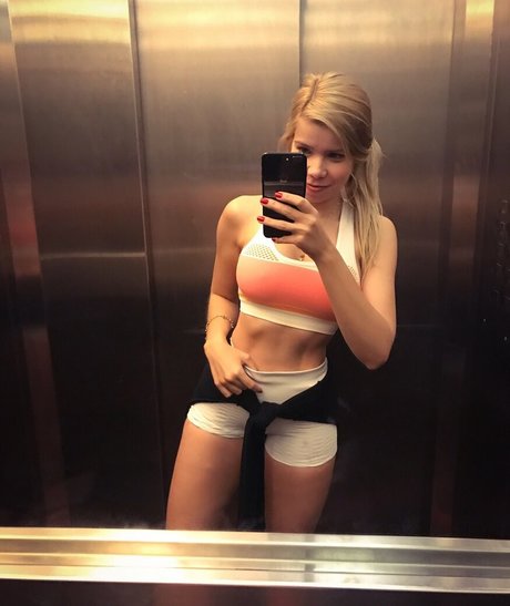 Izza Kowalski star xxx img