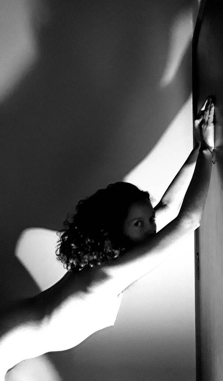 Balegat model pornographic photos