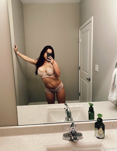 odetteparker model naked picture