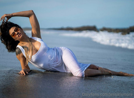 jessieismore sexy pornstar pic