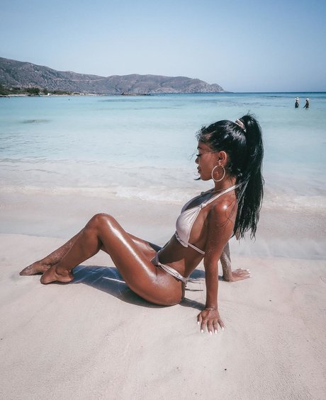 Isabel Raad hot star gallery