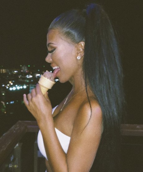 Isabel Raad star high quality img