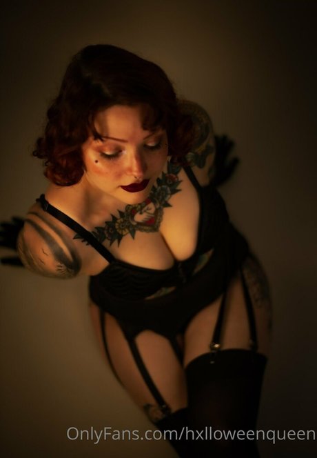 hxlloweenqueen pretty pornstar pic