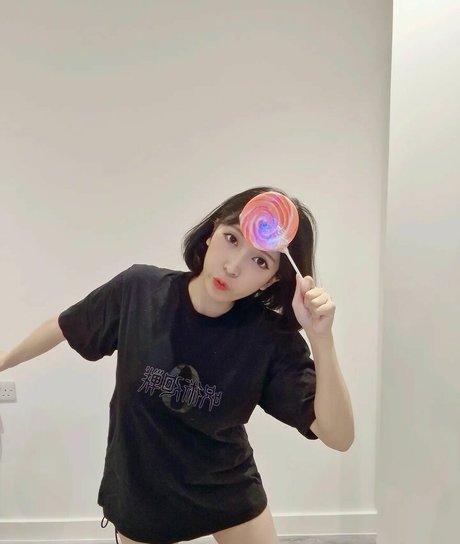 Erkleve star nudes pics