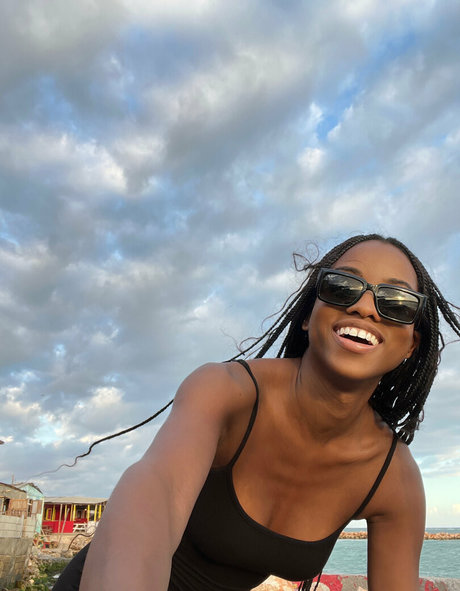 onlybombshell star erotic img