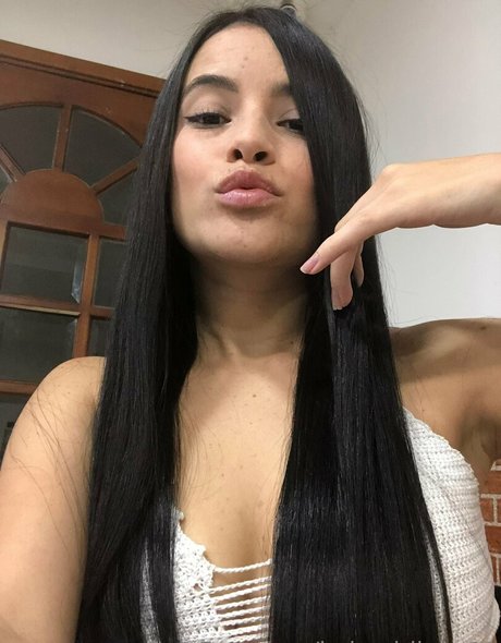 babygirlluna12 exclusive model image