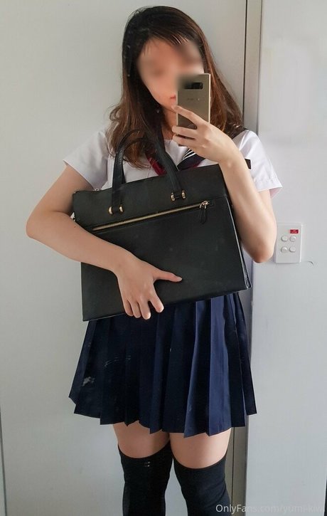 Yumi Kiwi free star image