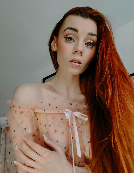 claruspolaris nudes model images