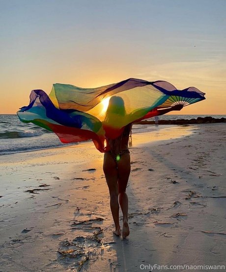 naomiswann model perfect archive