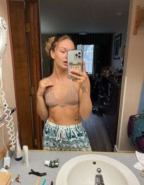 naomiswann pornographic actress picture