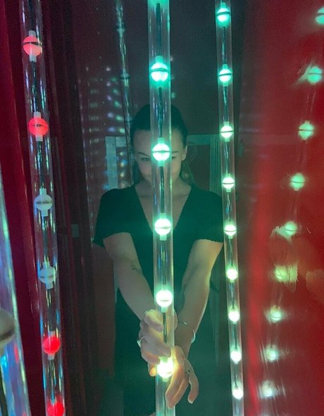 naomiswann star beautiful pictures