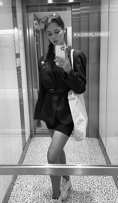 Zoelle perfect star photo