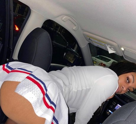 Lagloinski pornstar hd images