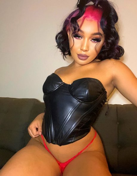 Bubble Booty model hd pic