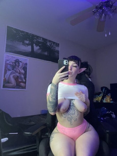 Krissyscx sex model image
