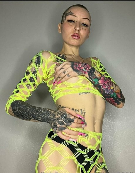 xovalerie perfect model photo