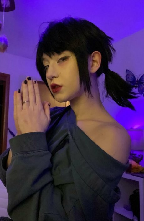 MattieDoll sexy model img