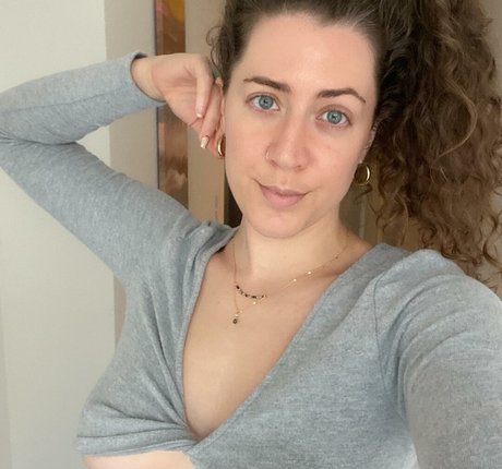 Nicole Quinn star pornographic pictures