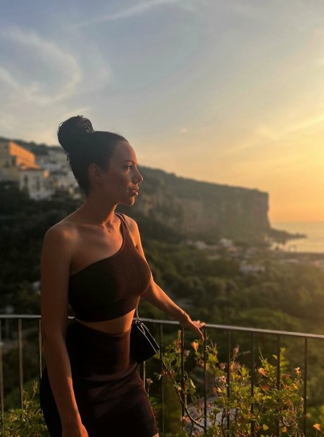 Emma Sinclair star nice image