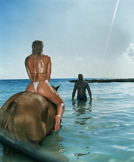 Ohrangutang model perfect pics