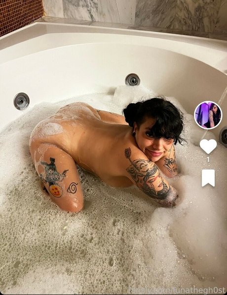 lunagh0ul nude actress picture