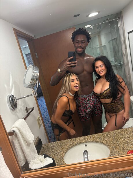 Jordinswetof art model photos