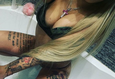 rozsacinti exclusive star pictures