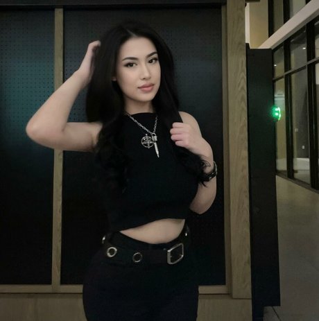 Angelinahope hot model pictures