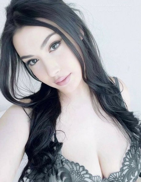 Angelinahope nudes model image