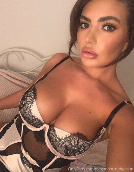 Megan Barton Hanson Profile pic