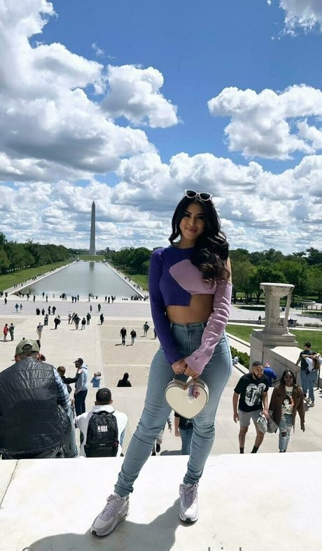 Sophia Leone erotic model pic